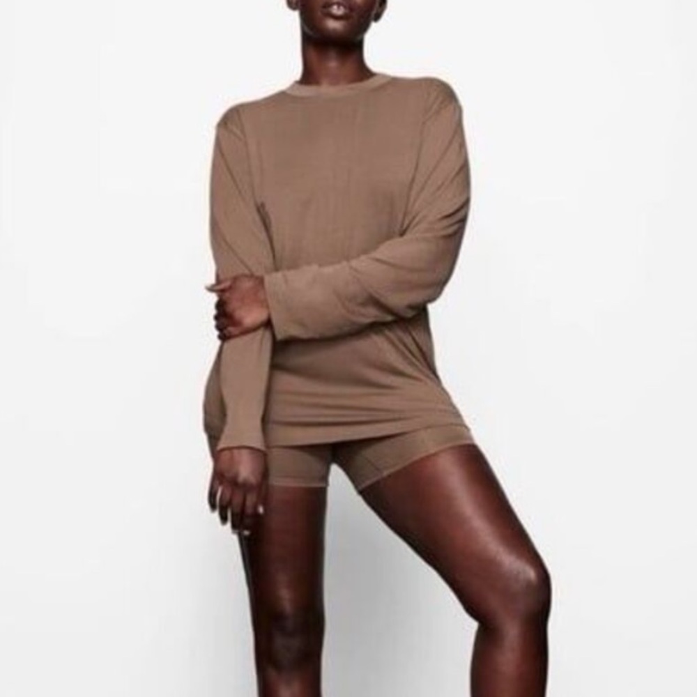 Skims boyfriend LONG SLEEVE T-SHIRT